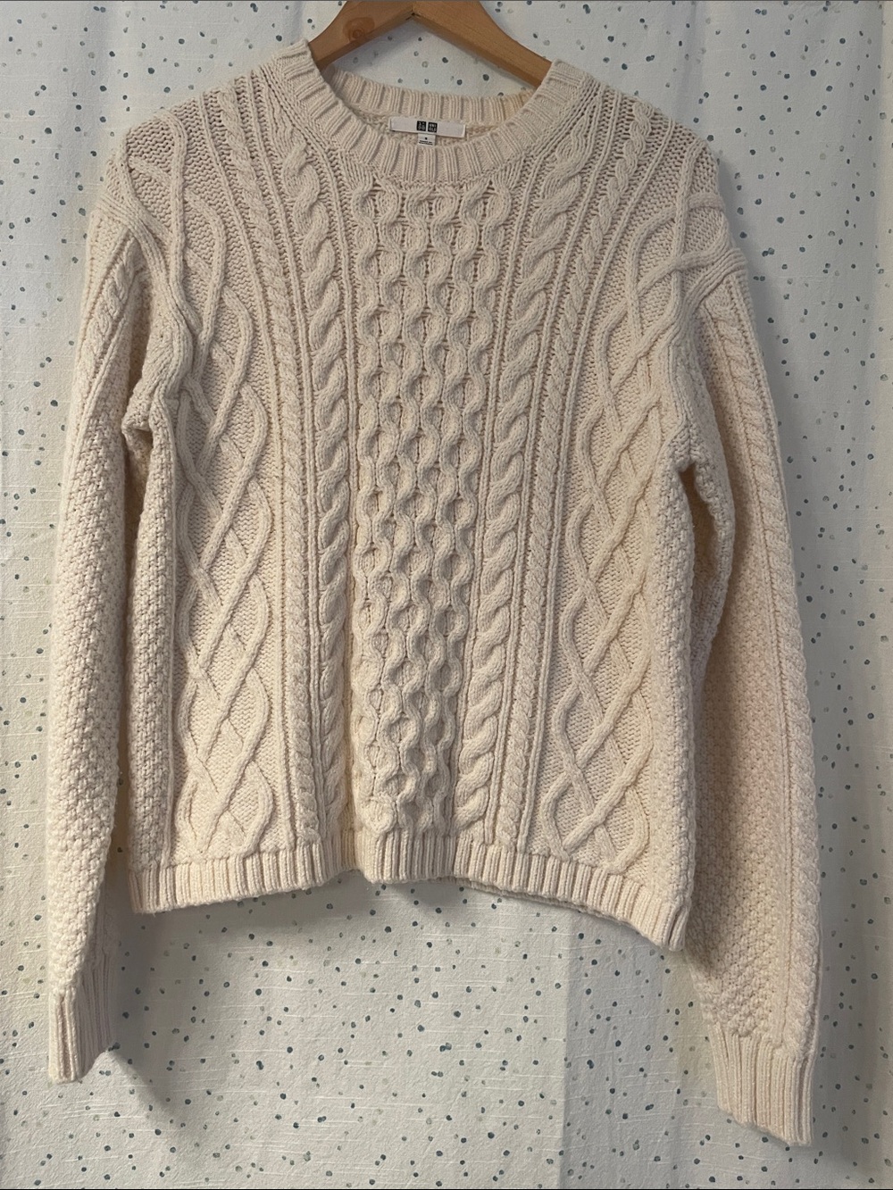 Uniqlo Cream Cable-Knit Crewneck Sweater